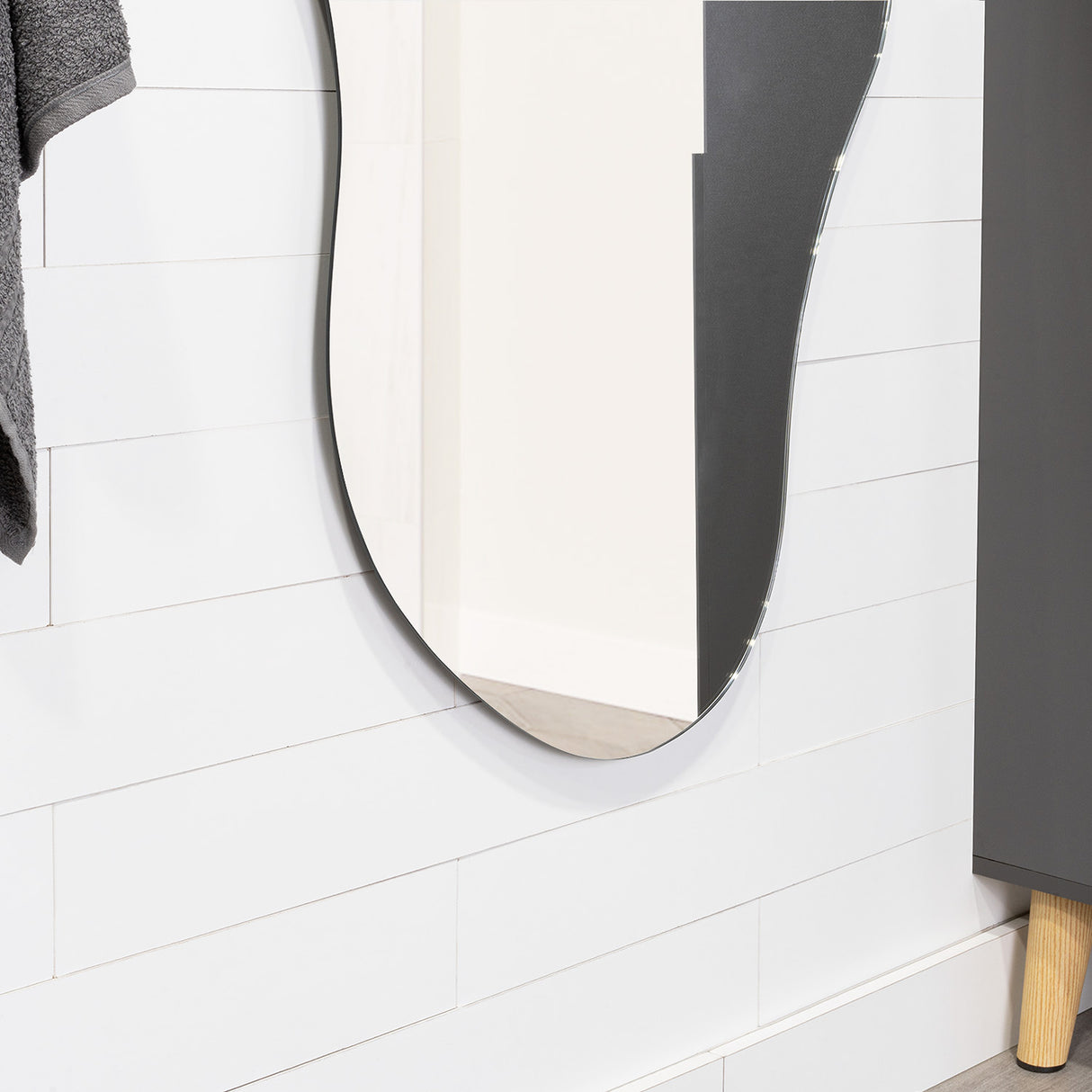 Espejo de Pared Aries Plateado 65x150cm Asimetrico sin Marco - Espejos Decorativos | Bylmo