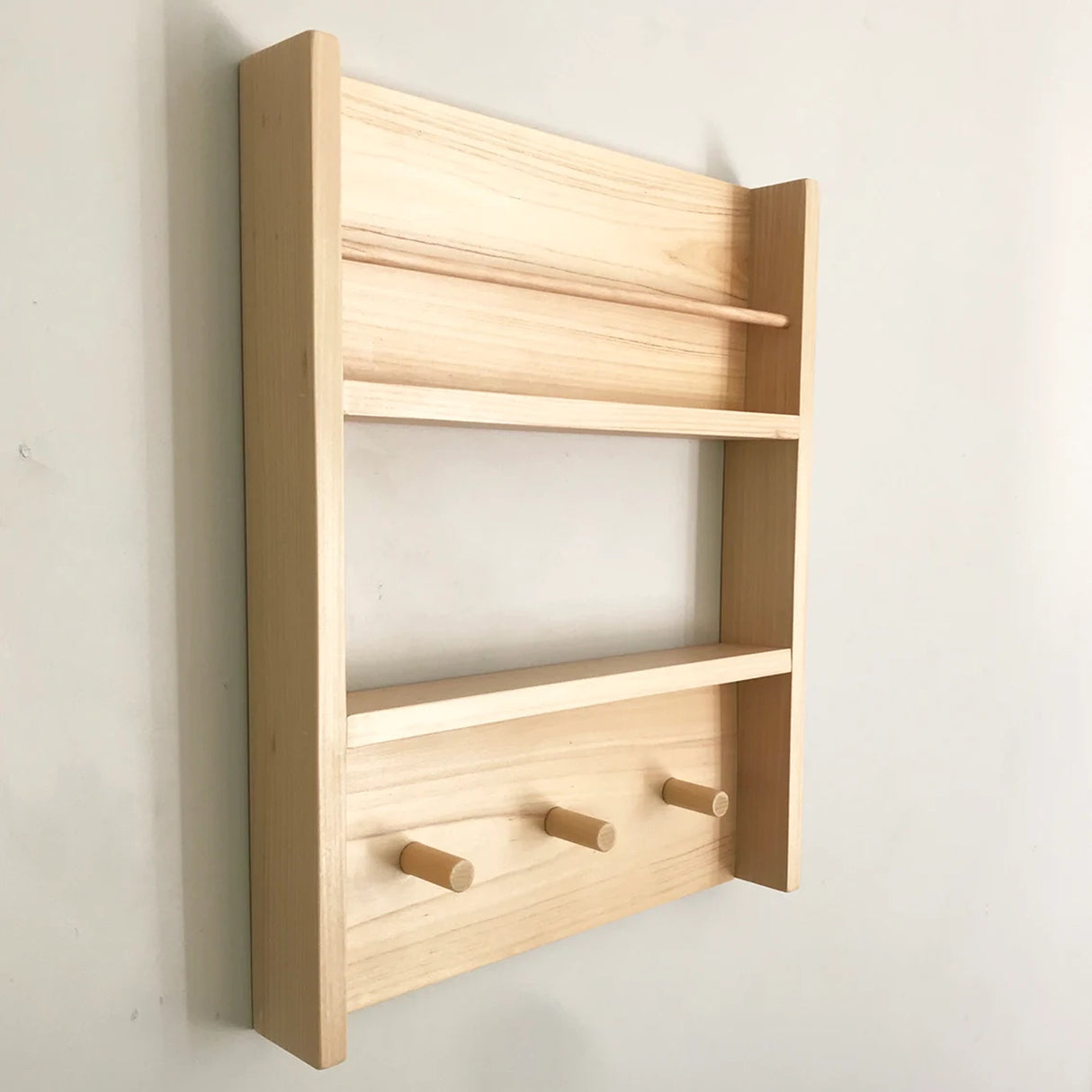 Repisa Joy Kids Madera Pino 44x53 cm Café con 2 Entrepaños Moderno - Repisas y Percheros | Bylmo