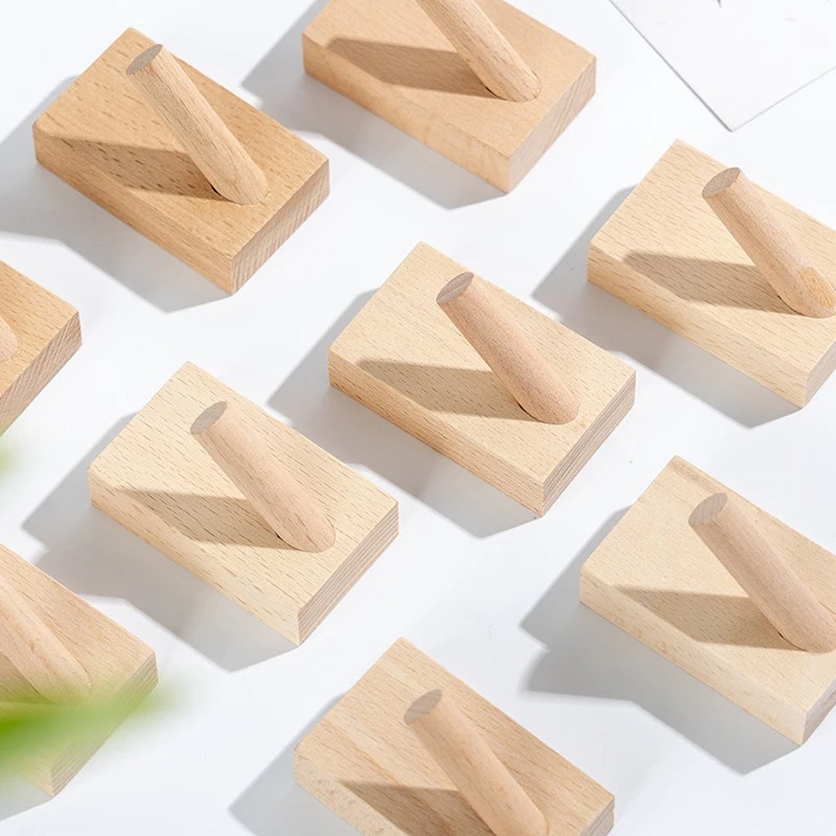 Set de 5 Ganchos Astilva en Madera de Pino 4x7 cm Moderno - Repisas y Percheros | Bylmo