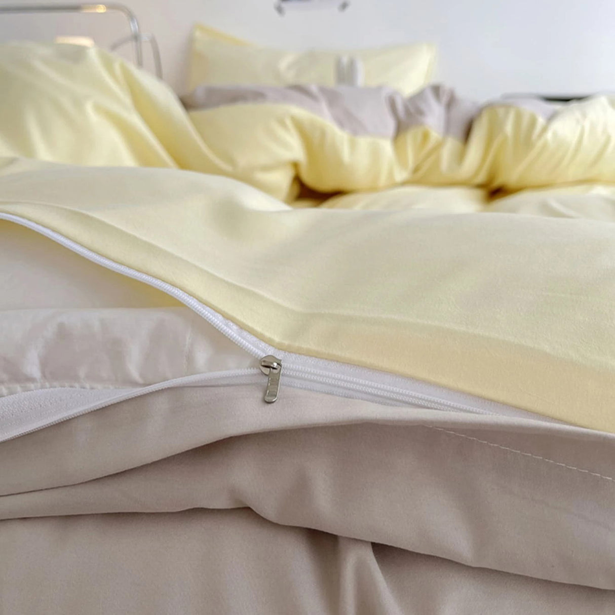 Duvet Lilis Amarillo Beige Para Cama Sencilla 90x190cm - Tendidos y Cubrelechos | Bylmo