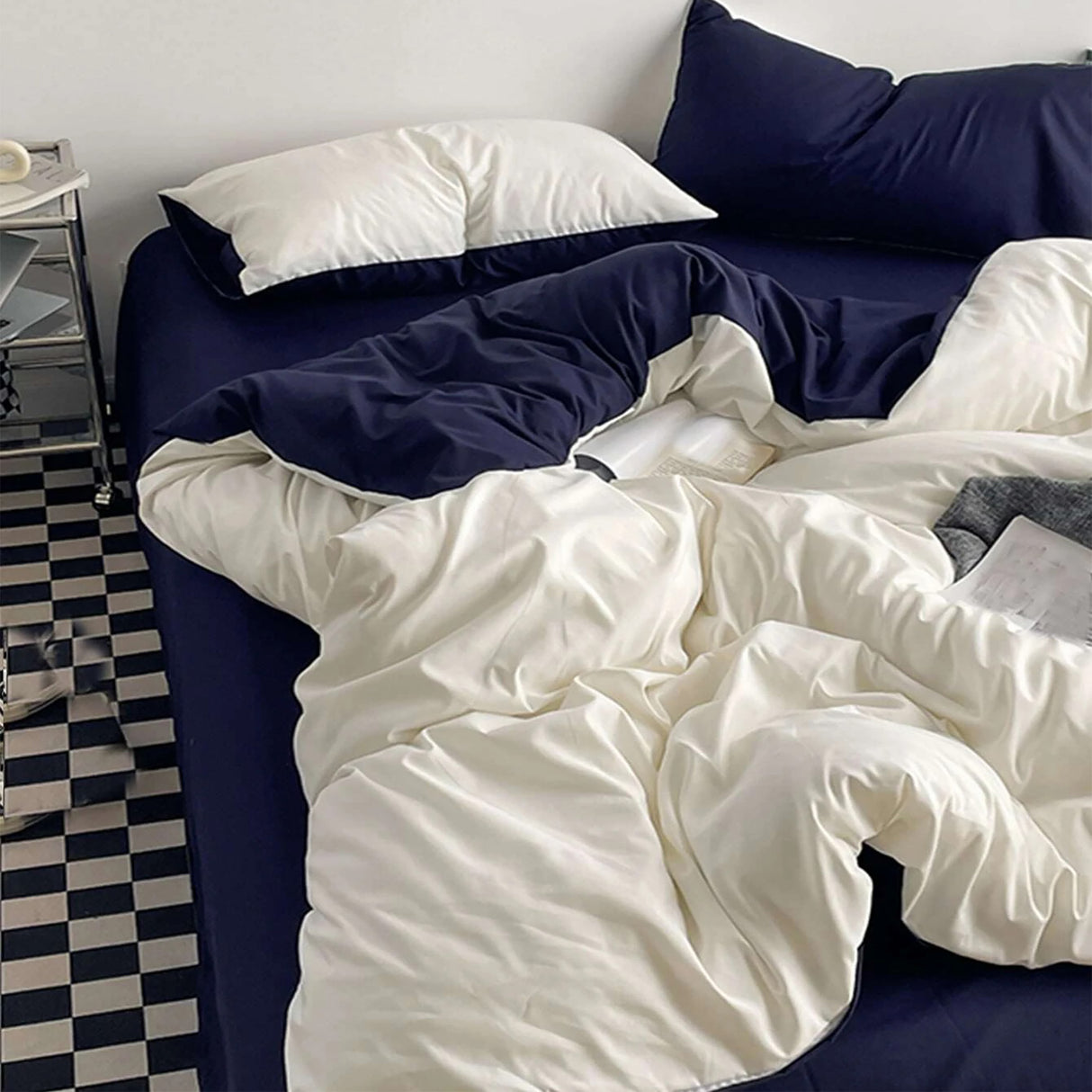 Duvet Lilis Azul Oscuro Blanco Para Cama Sencilla 90x190cm - Tendidos y Cubrelechos | Bylmo