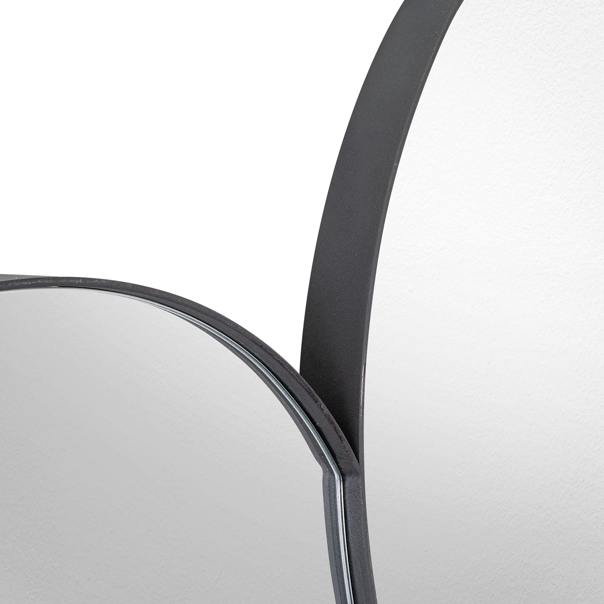 Espejo George 60x100cm Redondo Con Marco Metálico - Espejos Decorativos | Bylmo