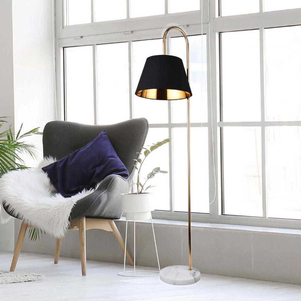 Lámpara de Piso Ottar Negro 12x47cm con Bombilla - Iluminacion | Bylmo