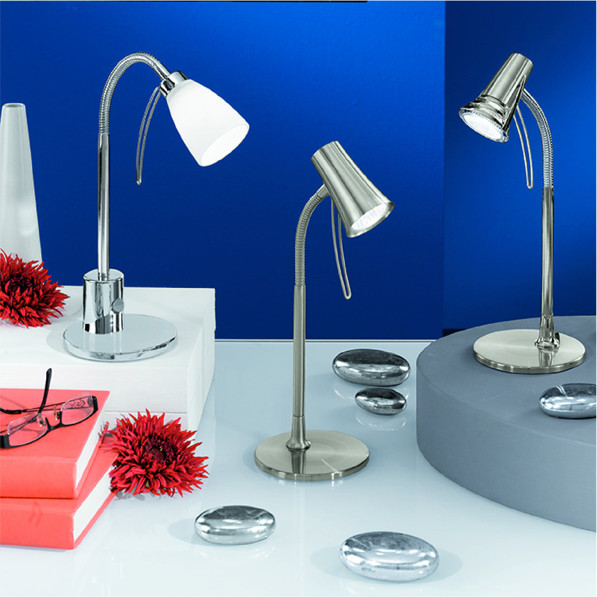 Lámpara de Mesa Moderno 12x12x33cm Gris Acero Portátil 1 Luz 450 Lúmenes LED - Iluminacion | Bylmo