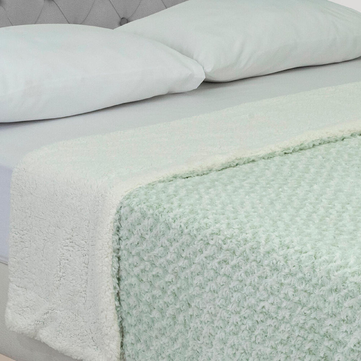 Cobija Doble Faz Ovejero Twist Verde y Beige 180x200cm Fondo Entero - Cobijas y Mantas | Bylmo