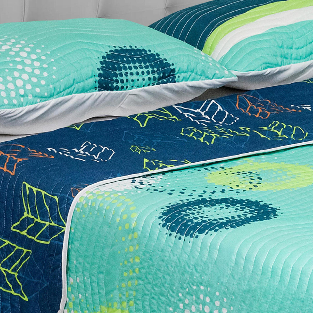 Cubrelecho Español Ambete Azul Oscuro de Figuras Distorsionadas Para Cama Semidoble 120 X 190 Cm - Tendidos y Cubrelechos | Bylmo