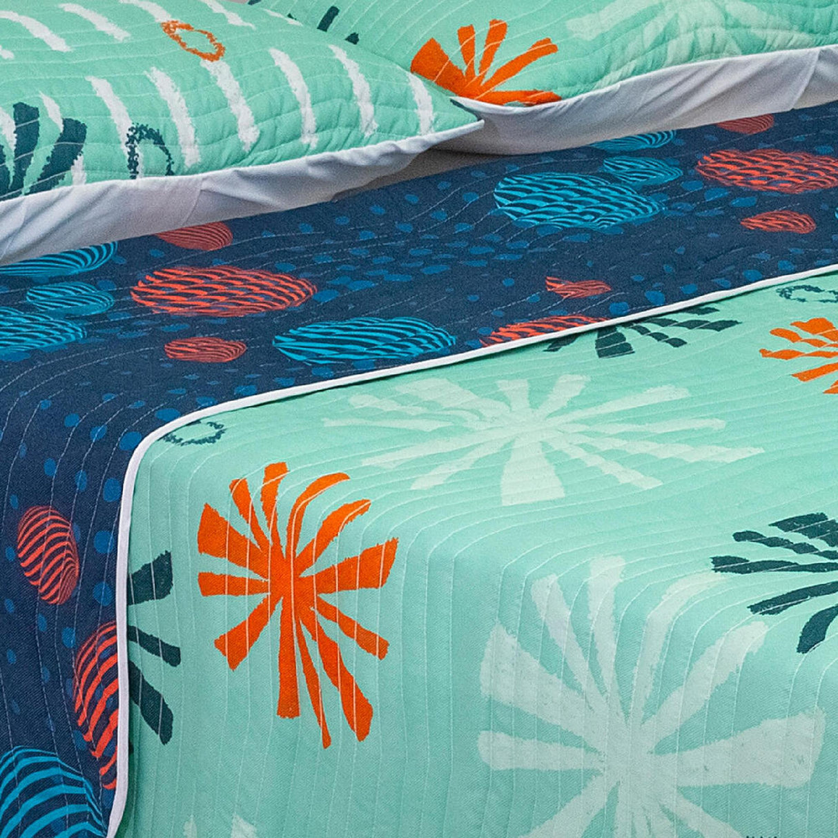 Cubrelecho Español Ambete Azul Oscuro de Círculos Para Cama Sencilla 100 X 190 Cm - Tendidos y Cubrelechos | Bylmo