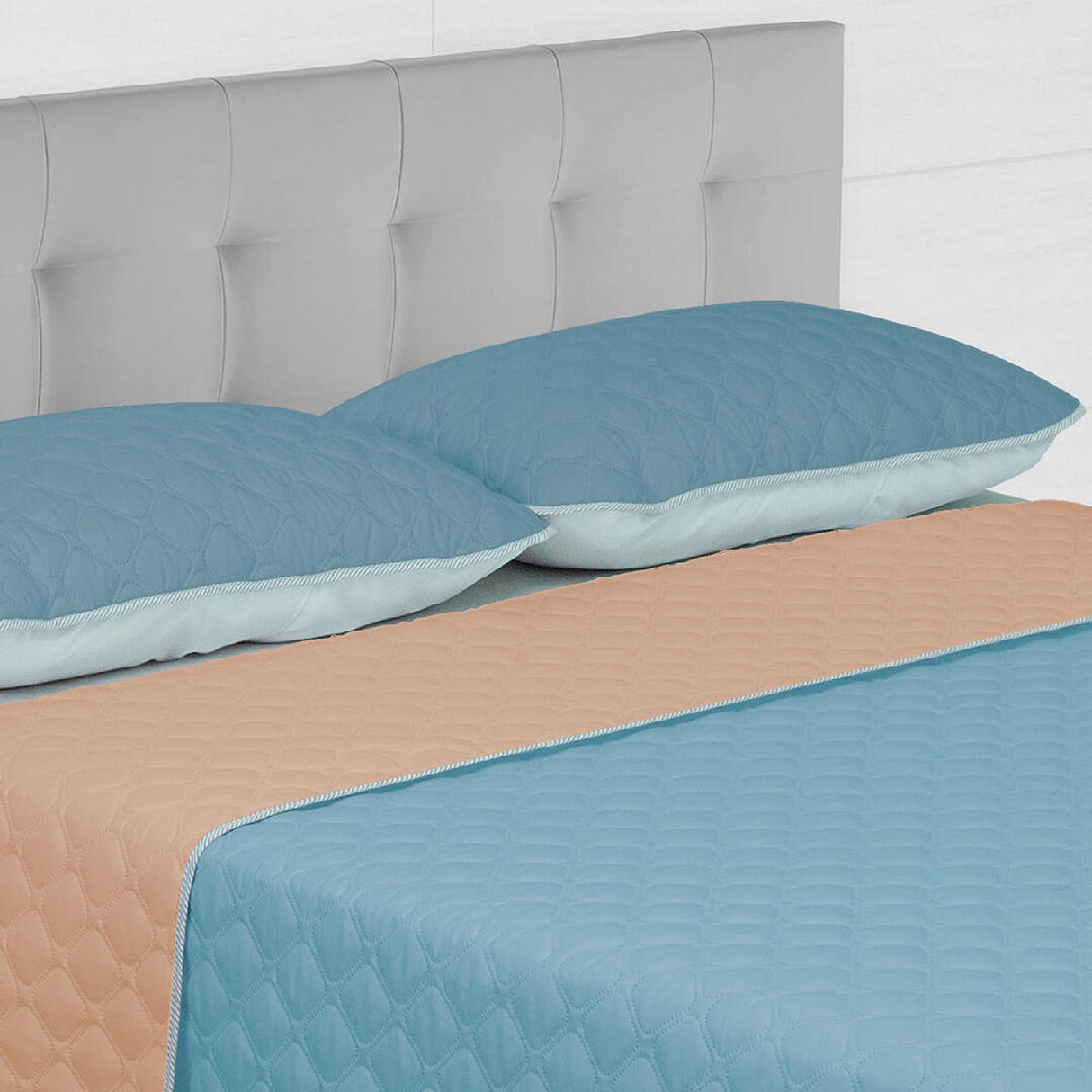 Cubrelecho Doble Faz Convex Azul y Palo de Rosa Para Cama Queen 160 X 190 Cm Fondo Entero - Tendidos y Cubrelechos | Bylmo