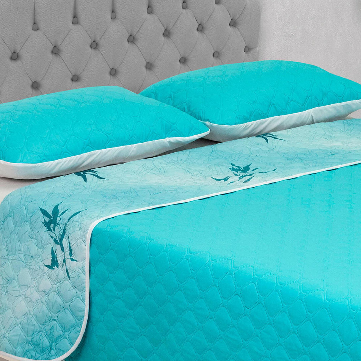 Cubrelecho Doble Faz Barcelona Azul Aguamarina Para Cama Doble 140 X 190 Cm de Ramas - Tendidos y Cubrelechos | Bylmo