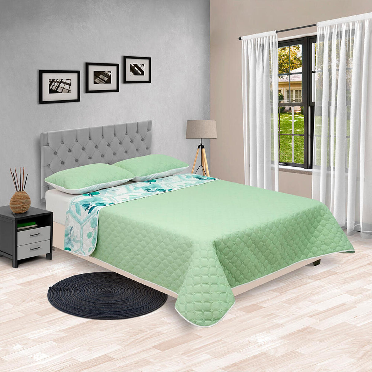 Cubrelecho Doble Faz Barcelona Verde Claro Para Cama King 200 X 200 Cm de Flores - Tendidos y Cubrelechos | Bylmo