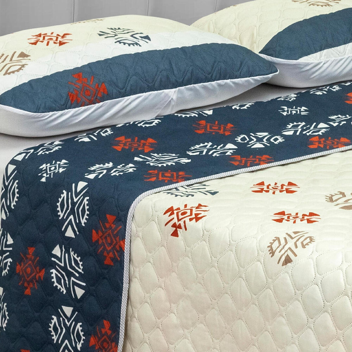 Cubrelecho Doble Faz Style Azul Oscuro Para Cama Doble 140 X 190 Cm de Figuras Étnicas - Tendidos y Cubrelechos | Bylmo