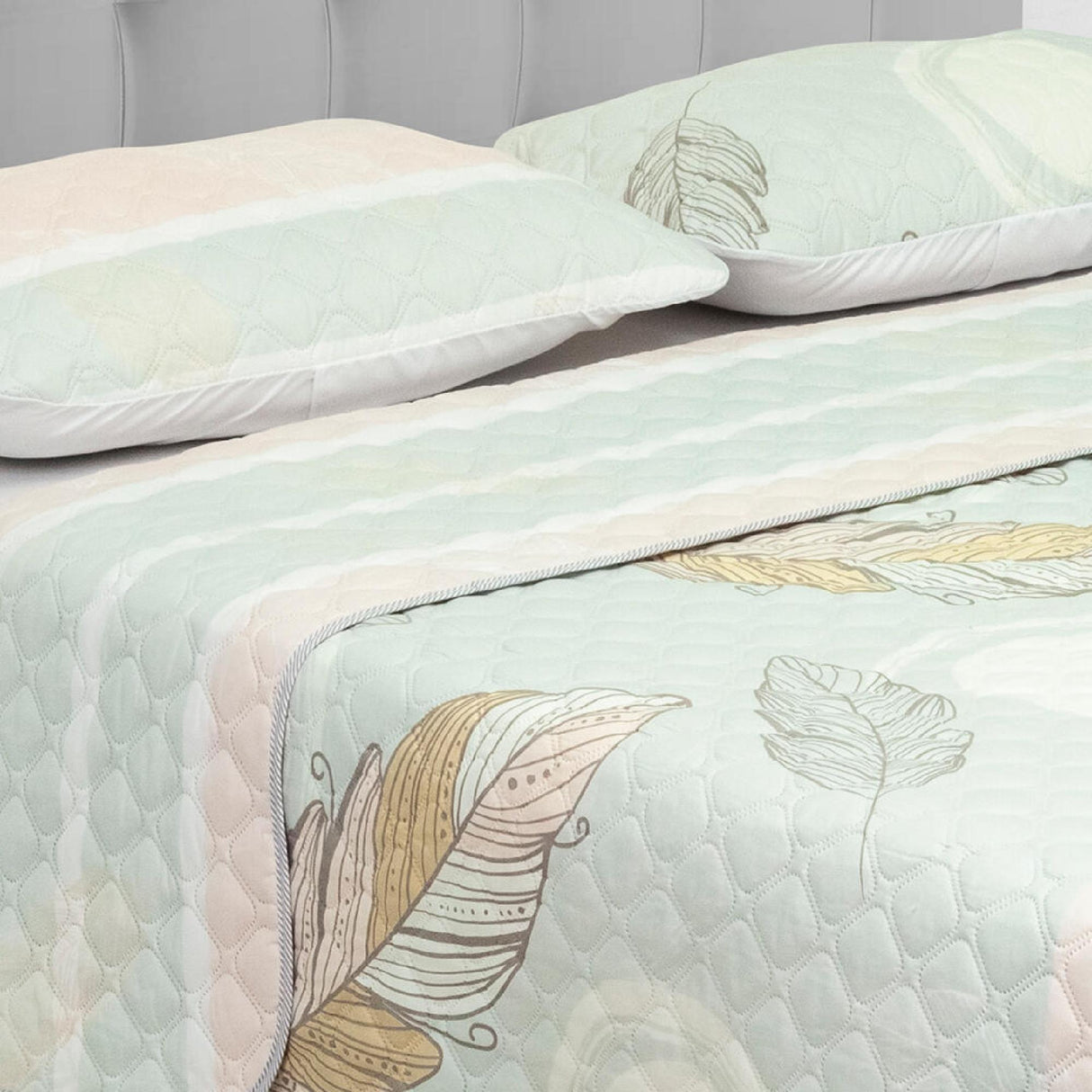 Cubrelecho Doble Faz Style Verde Menta Para Cama Doble 140 X 190 Cm de Hojas - Tendidos y Cubrelechos | Bylmo