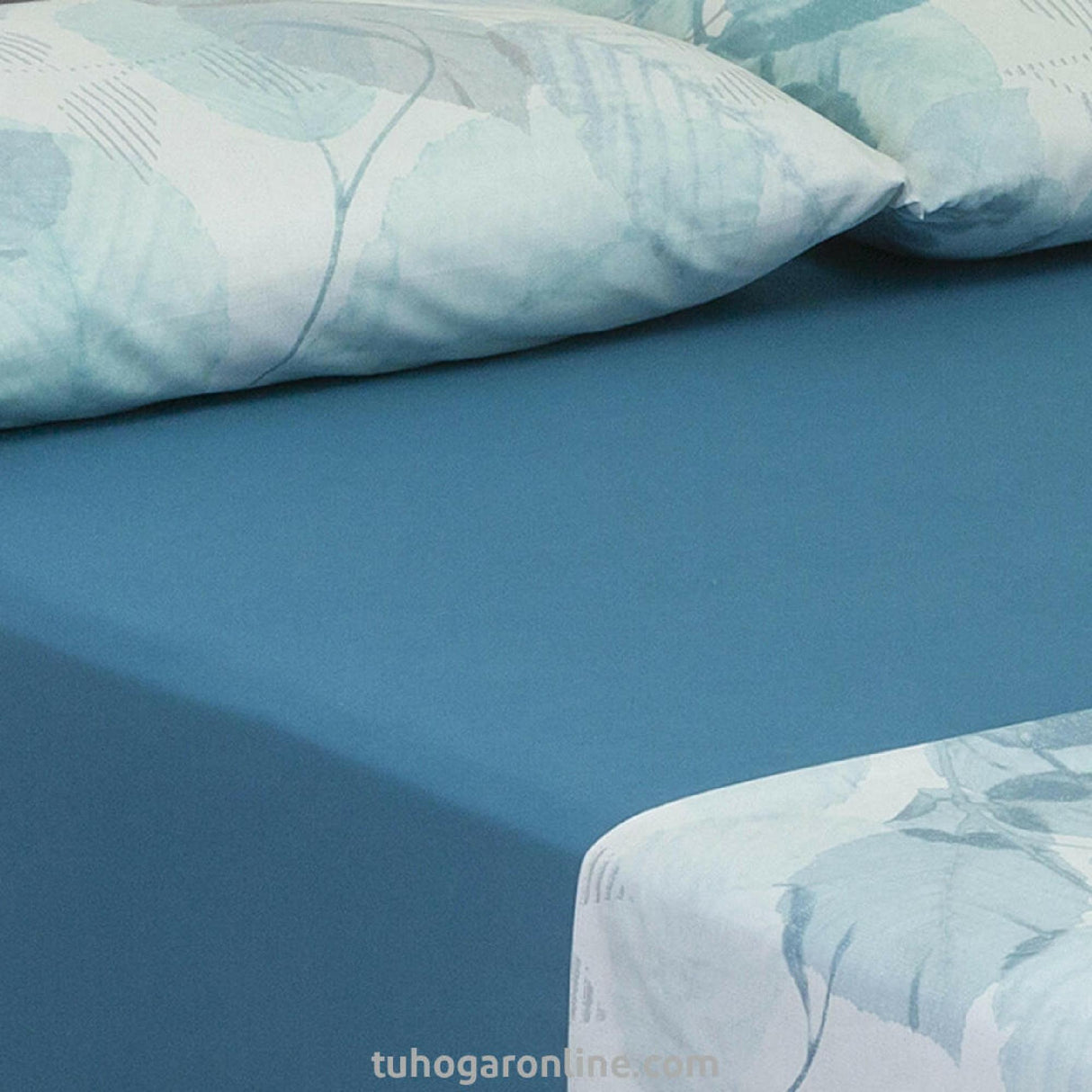 Juego de Sabanas Bruselas Floral Azul Turquesa Microfibra 160x190cm - SABANAS | Bylmo
