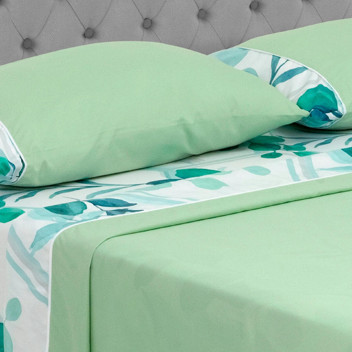 Juego de Sabanas Barcelona Cosmopolita 4 piezas 120x190 cm Blanco y Verde Microfibra Suavizada - Sabanas | Bylmo