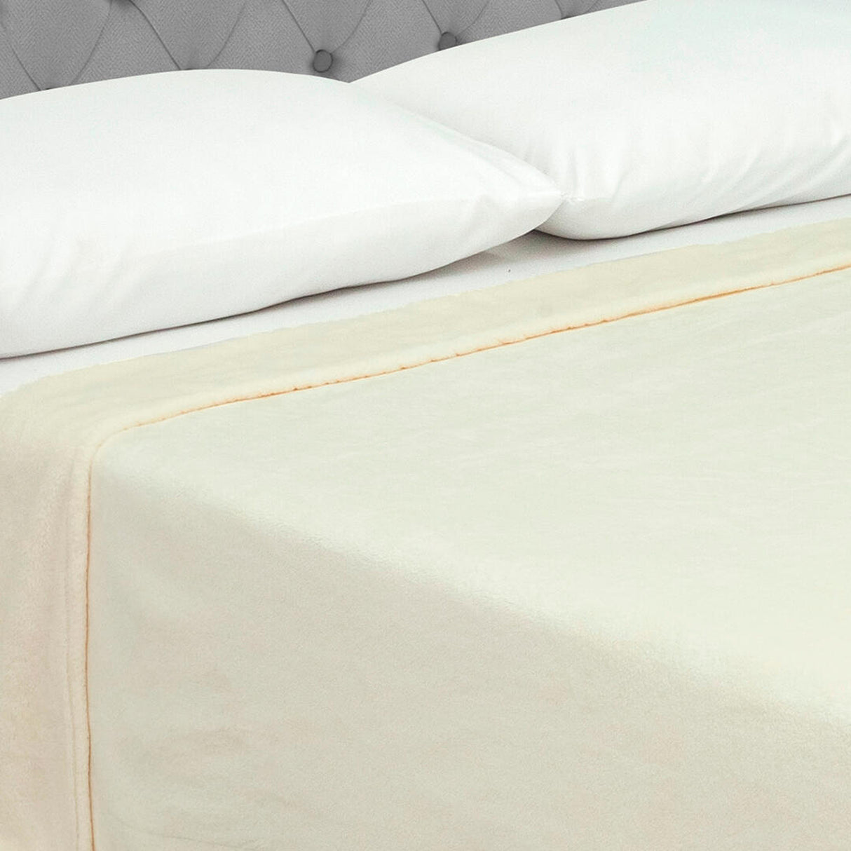 Cobija Piel de Durazno Beige 180x200cm Fondo Entero Extrasuave - COBIJAS Y MANTAS | Bylmo