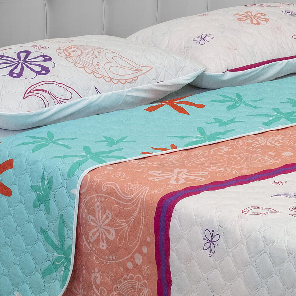 Cubrelecho Termosellado Blanco y Azul 140x190cm Doble Faz de Flores - TENDIDOS Y CUBRELECHOS | Bylmo