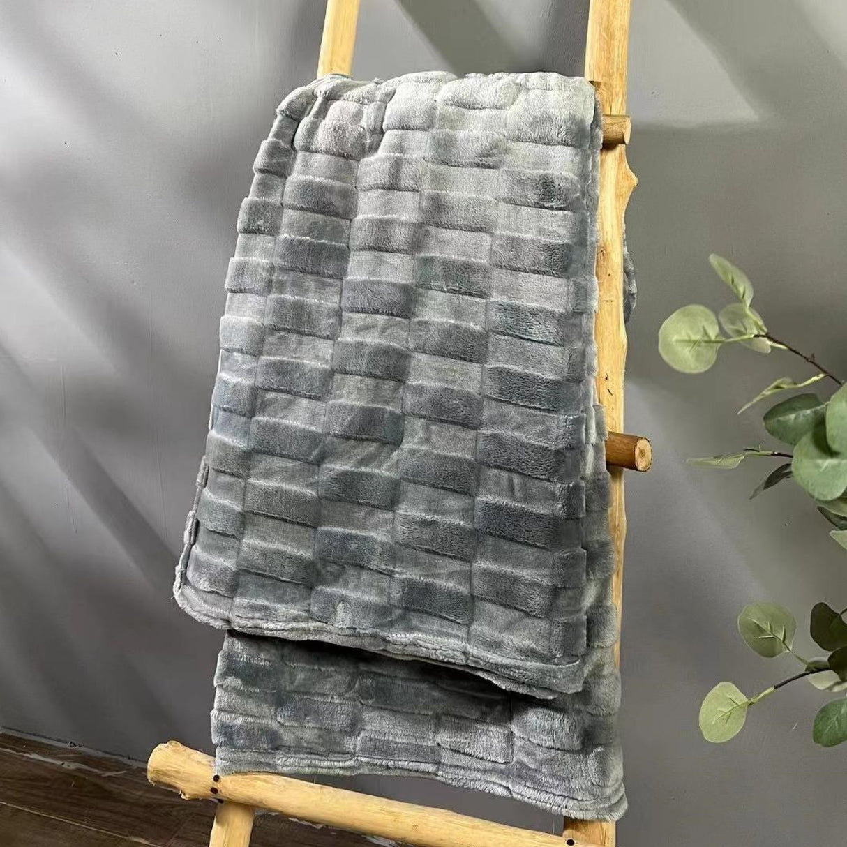 Cobija Boreal Fondo Entero Gris 200x230cm Muy Suave y Ligera - COBIJAS Y MANTAS | Bylmo