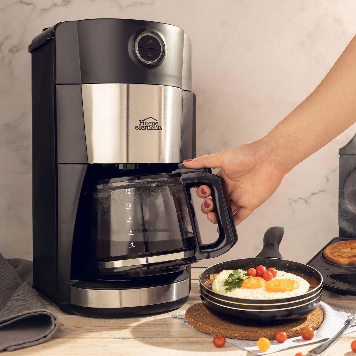 Cafetera Eléctrica Negro y Plateado 20.5x39.5cm Con Sistema Antigoteo y Moledor de Café Para 12 Tazas - CAFETERAS ELECTRICAS | Bylmo