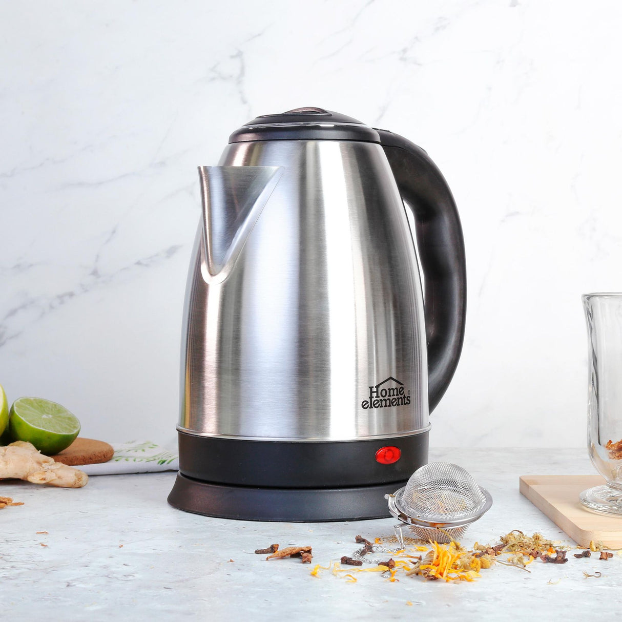 Hervidor Negro y Plateado de Acero Inoxidable 17x24cm Para 1.9 Litros - HERVIDORES | Bylmo