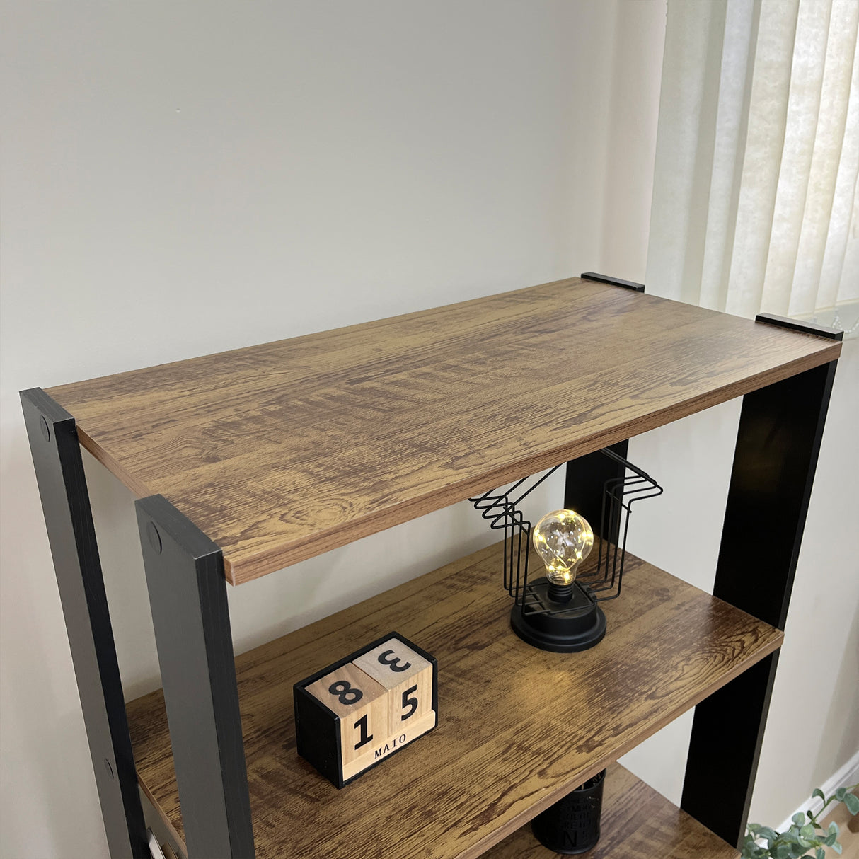 Estantería Rectangular Match Pino y Negro 63x166cm Con Cinco Entrepaños - BIBLIOTECAS Y ESTANTERIAS | Bylmo