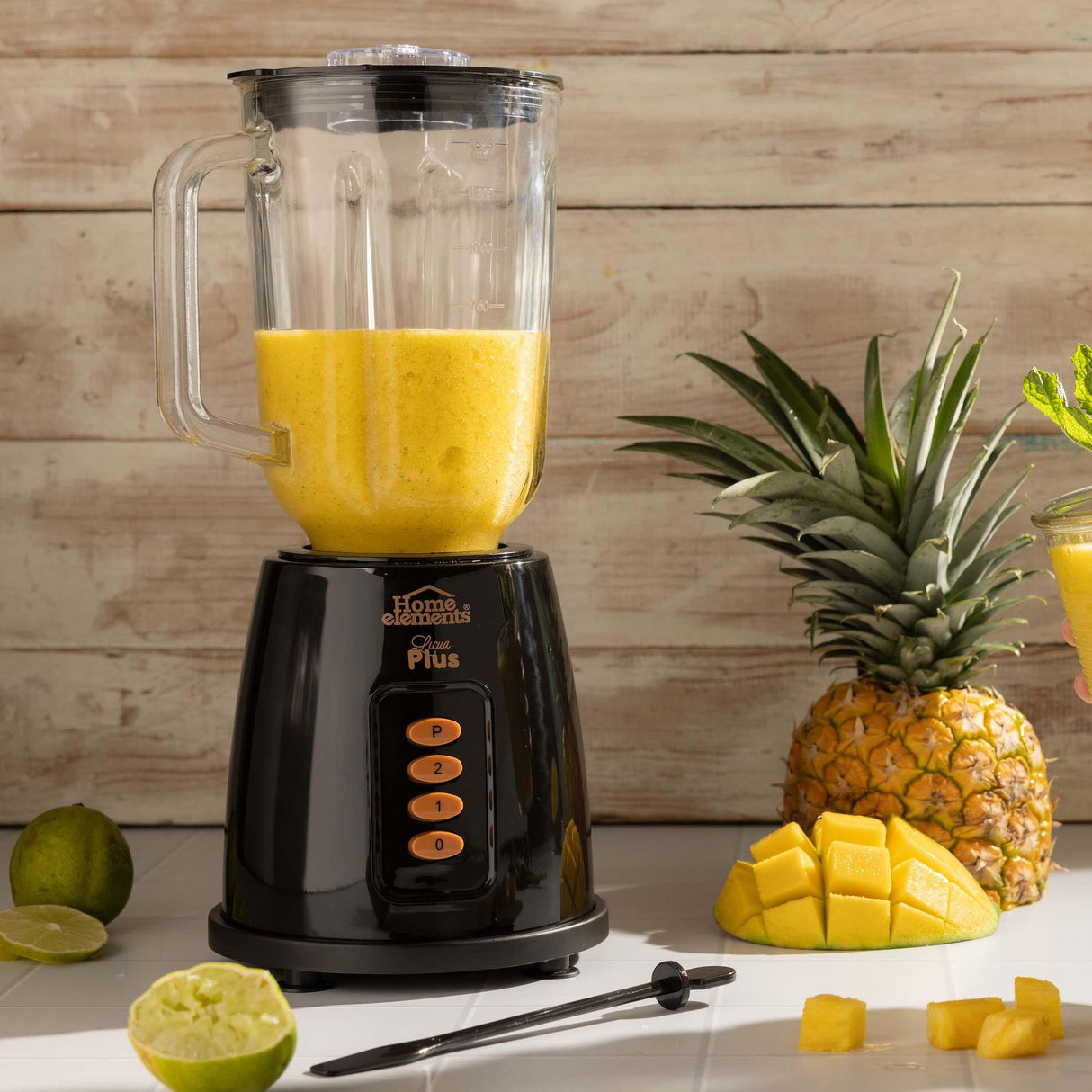 Licuadora Licuaplus Negro y Plateado 15.5x38cm De Cuatro Aspas y 1.5 Litros - LICUADORAS Y PROCESADORES | Bylmo