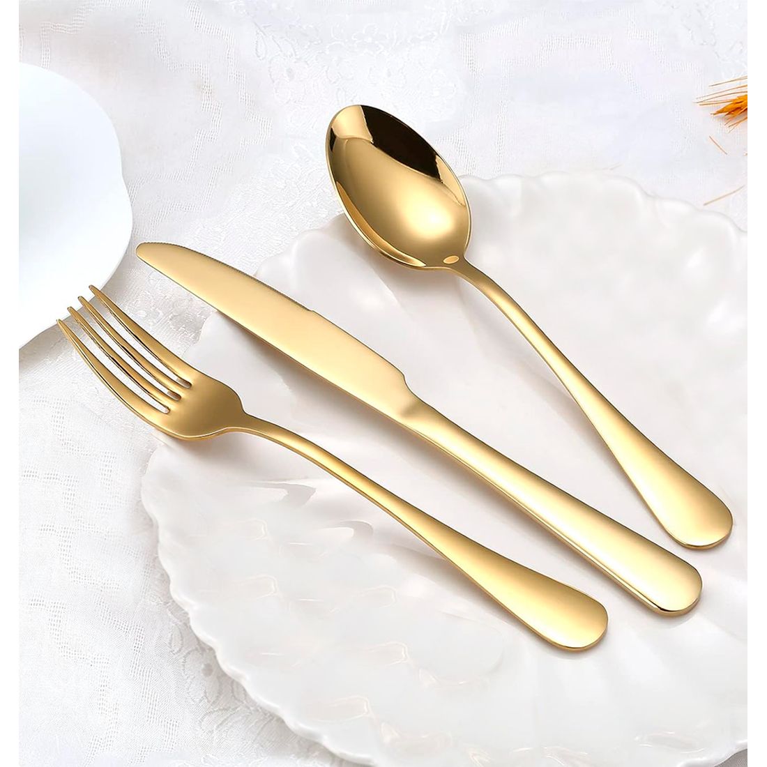 Juego De Cubiertos Premium 18 Piezasa Dorado 10x4cm De Acero Inoxidable - CUBIERTOS | Bylmo