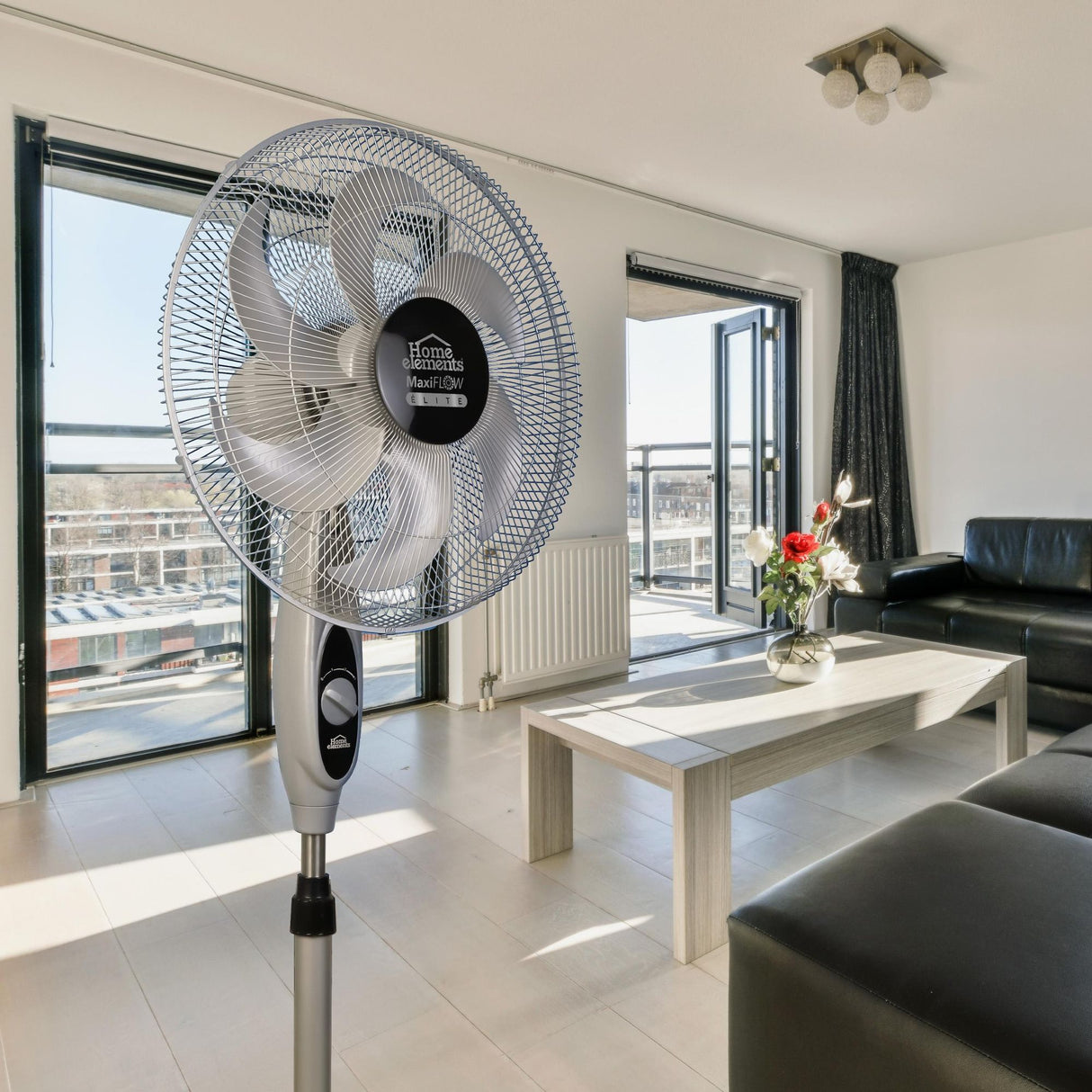 Ventilador de Piso MaxiFlow Elite Gris 49x130cm de Tres Velocidades con Oscilación - VENTILADORES | Bylmo