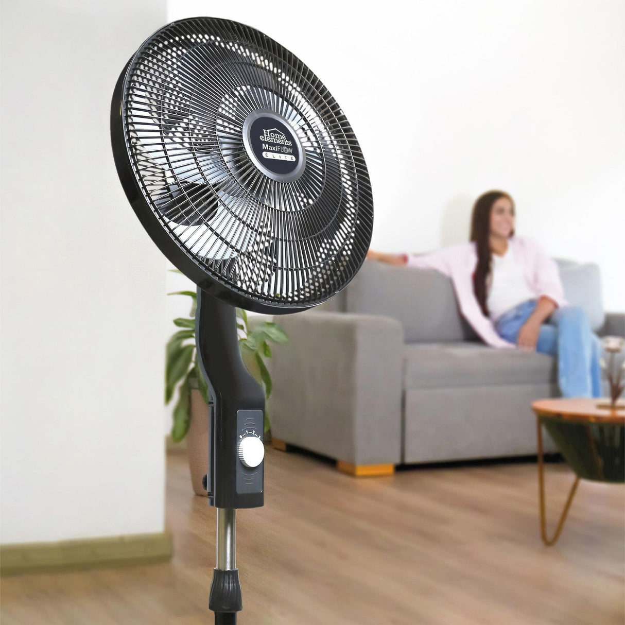 Ventilador de Piso MaxiFlow Elite Negro 48.5x140cm de Tres Velocidades con Oscilación - VENTILADORES | Bylmo
