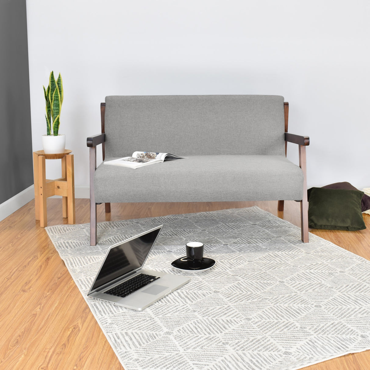 Sofá Segovia Plata 116x76cm de Dos Puestos con Apoya Brazos - SOFAS Y POLTRONAS | Bylmo