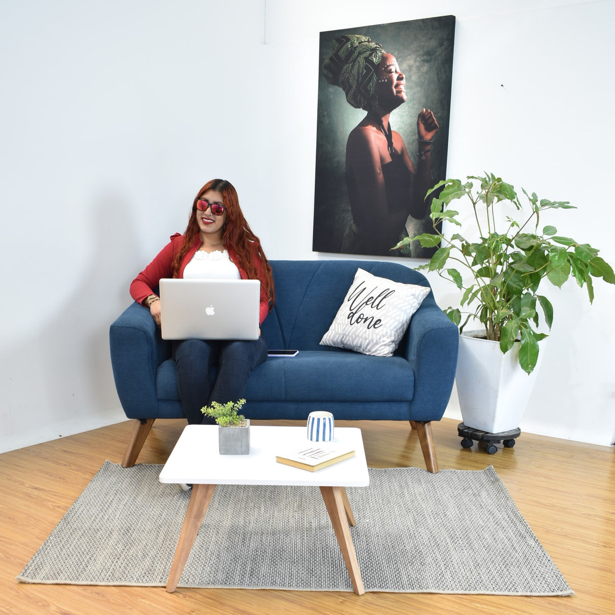 Sofá Thor Indigo 145x82cm de Dos Puestos con Apoya Brazos Resistente a Rasguños - SOFAS Y POLTRONAS | Bylmo