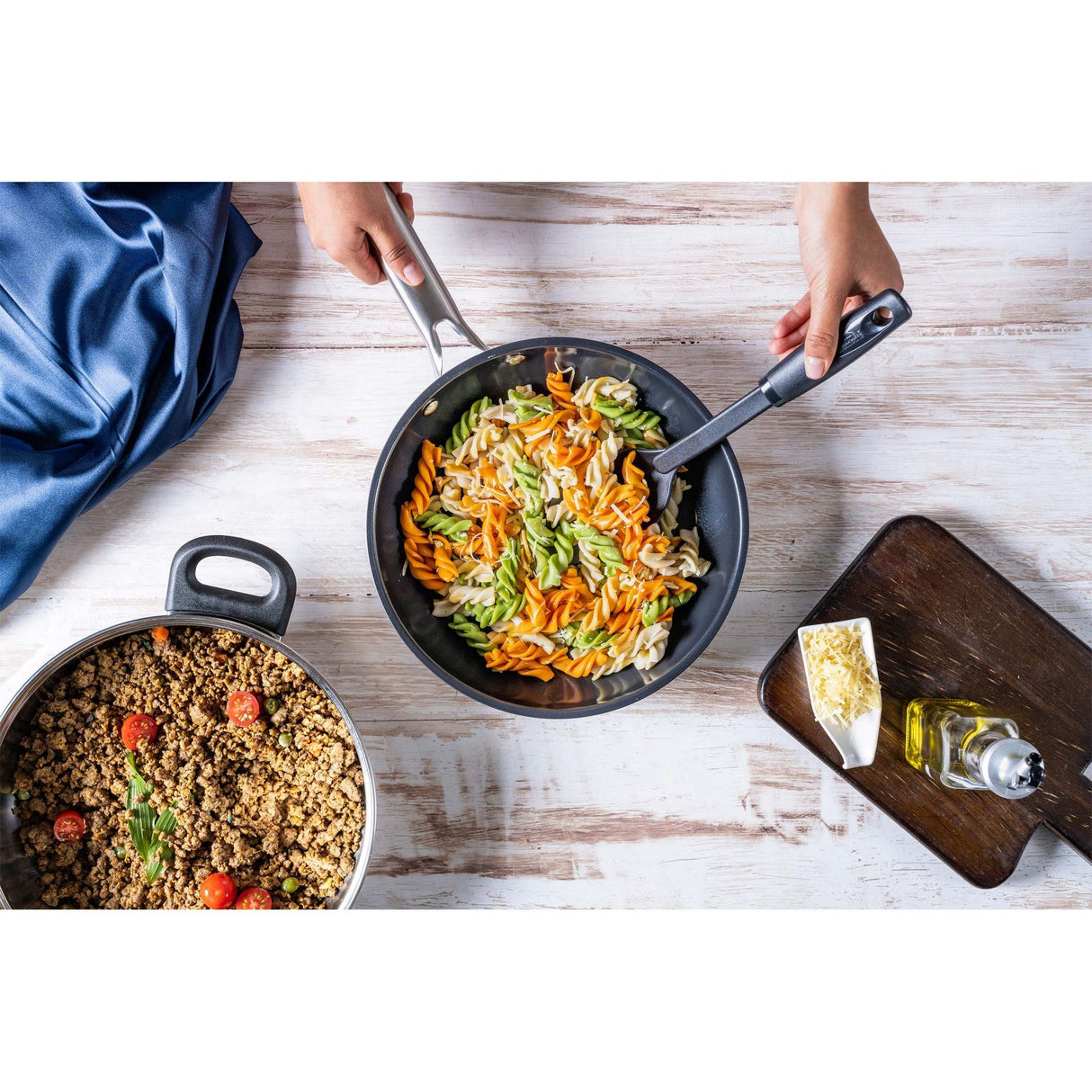 Sarten Plateado y Negro 25.5x6.6cm De 0.5 Litros Apta para Inducción con Mango de Acero Inoxidable - OLLAS Y SARTENES | Bylmo