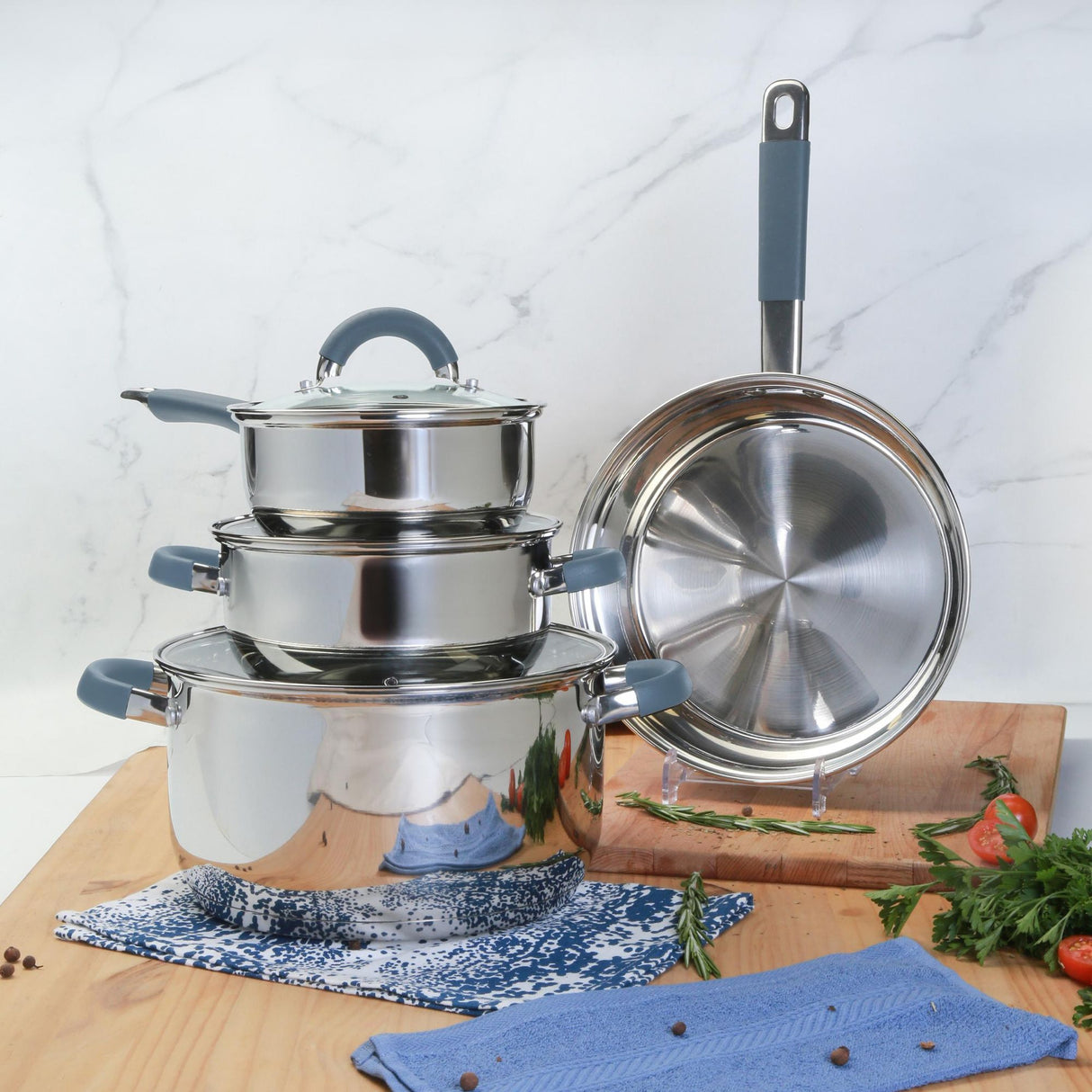 Batería de Cocina Siete Piezas Plateado y Azul 24x6.2cm De 3.5 Litros Apta para Inducción con Mango de Silicona - OLLAS Y SARTENES | Bylmo