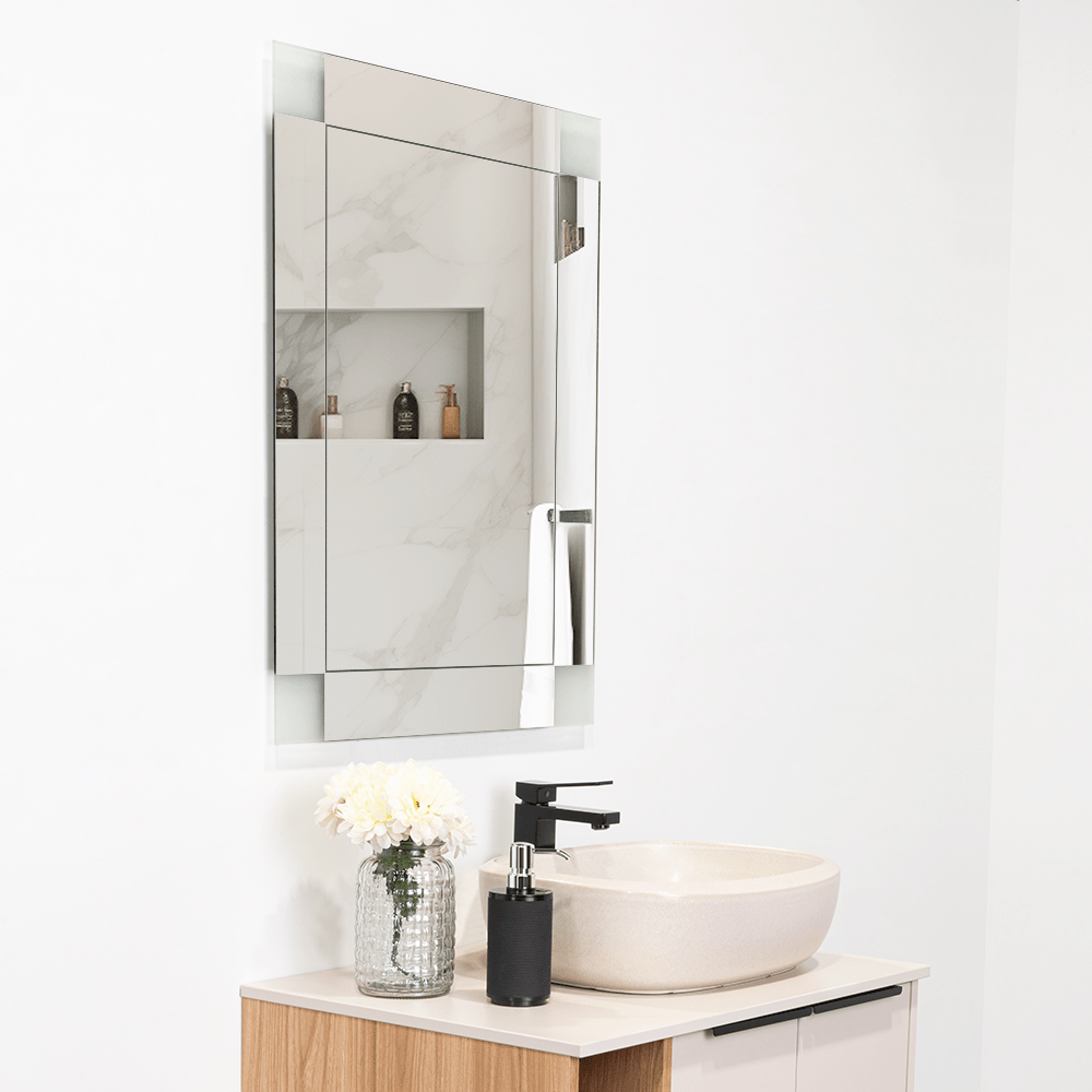 Espejo de Baño Yorlin Gris 60x80cm Rectangular sin Marco y con Sandblasting - ESPEJOS DE BANHO | Bylmo