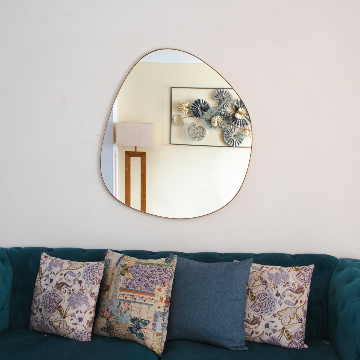 Espejo de Pared Asimetrico Bora Bora Dorado 80x90cm con Marco Metalico - ESPEJOS DE PARED | Bylmo