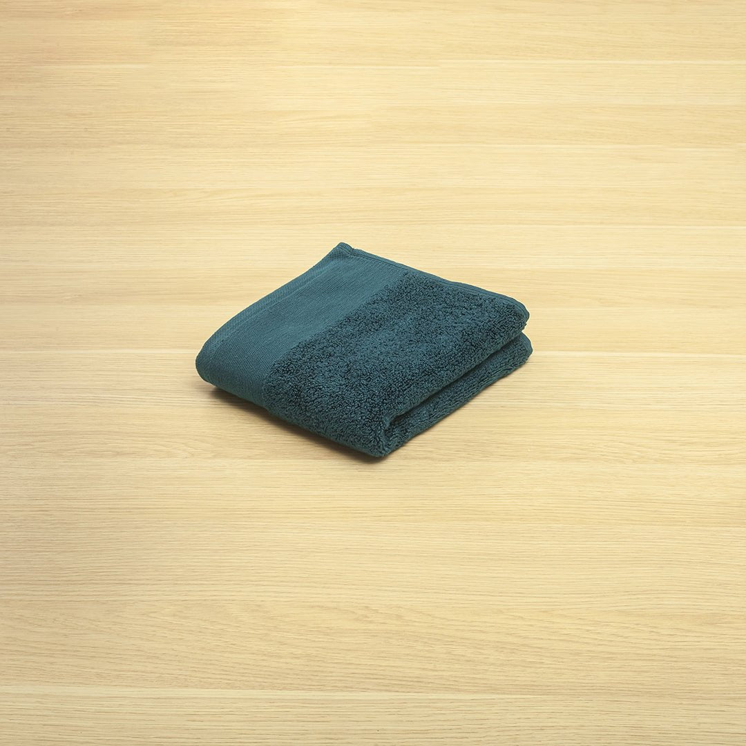 Toalla de Cuerpo Modha Azul Marino 70x140cm Fondo Entero - TOALLAS | Bylmo