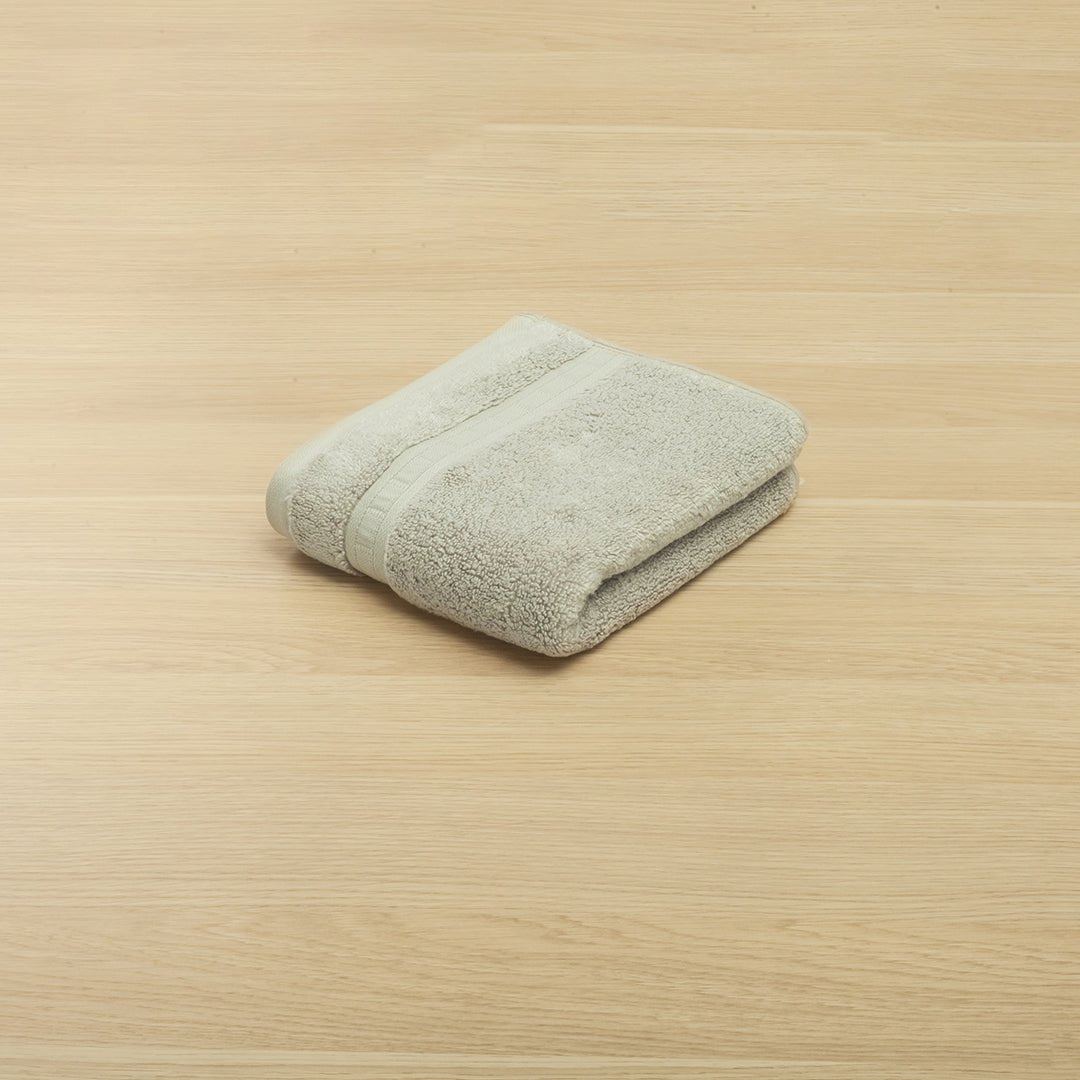 Toalla de Cuerpo Bamboo Gris 70x140cm Fondo Entero - TOALLAS | Bylmo