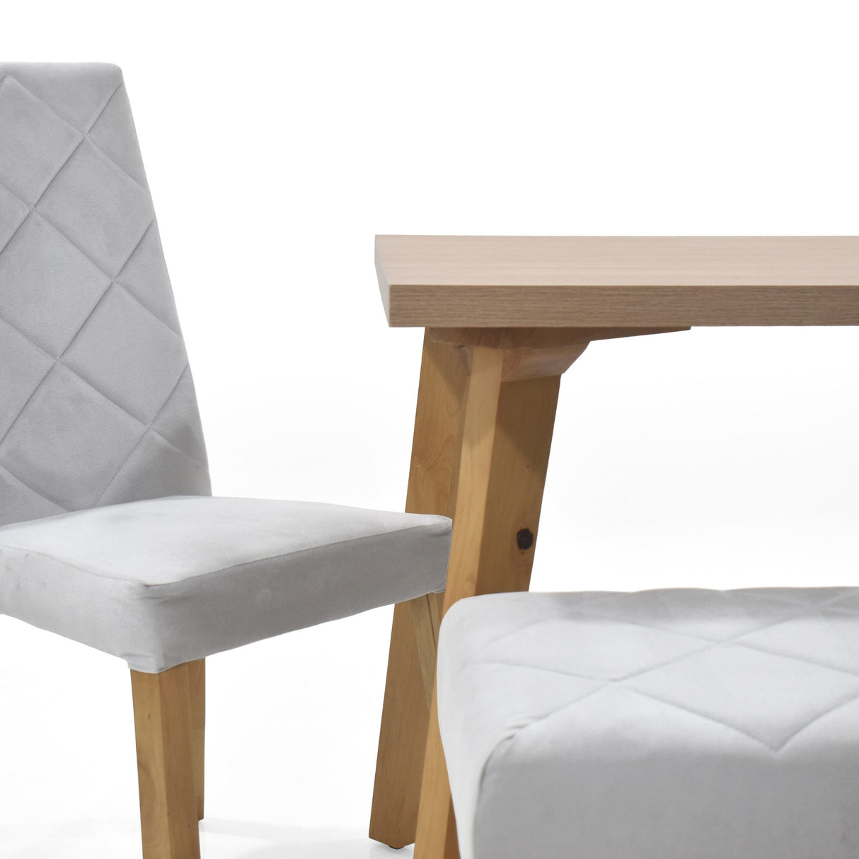 Set Comedor Lugo Matiz Oasis 110x76cm Cuadrado de Cuatro Puestos con Dos Sillas Liverpool y Un Butaco Plata - COMEDORES | Bylmo