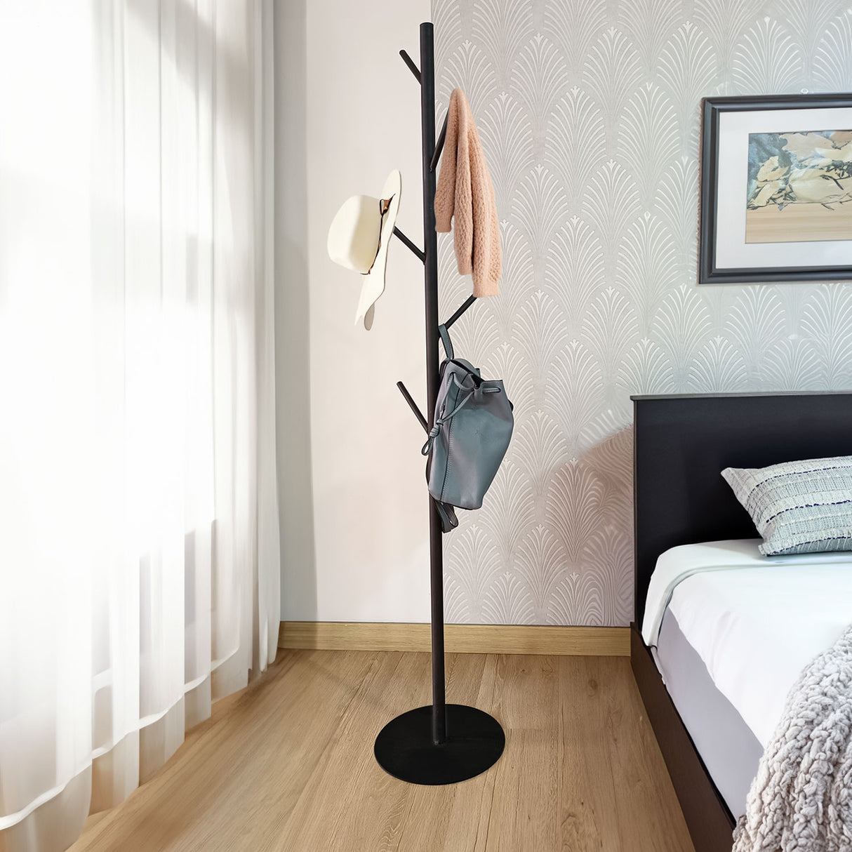 Perchero Metálico de Piso Negro Clásico 28x150 cm con Cinco Ganchos - PERCHEROS | Bylmo