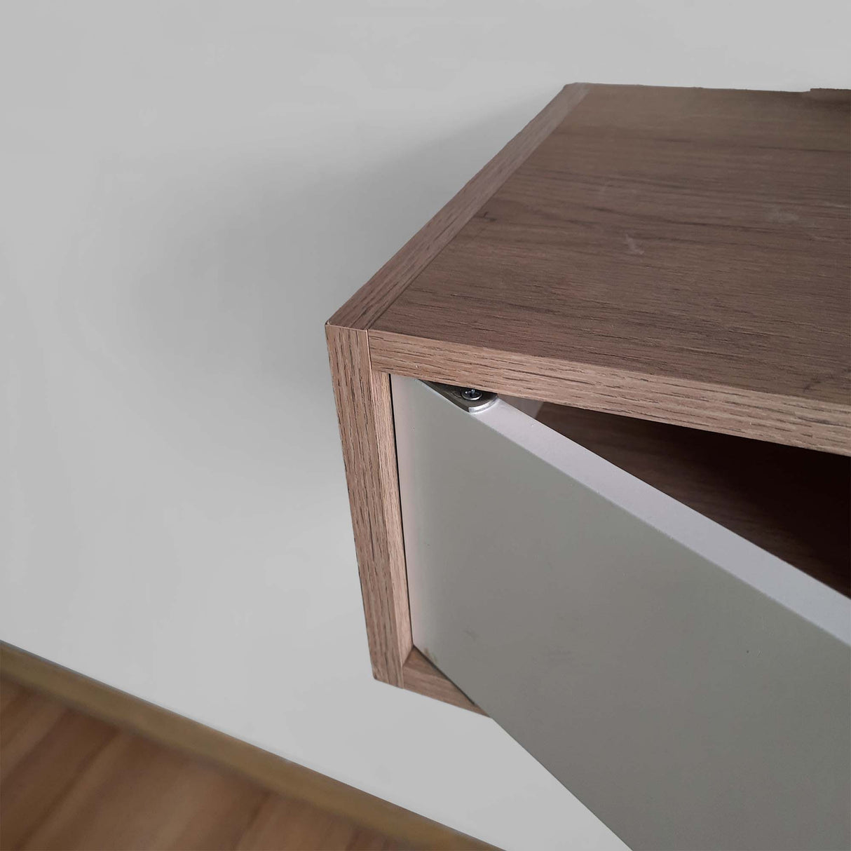 Repisa Innova Blanco 60x18cm con Un Cajón - REPISAS | Bylmo