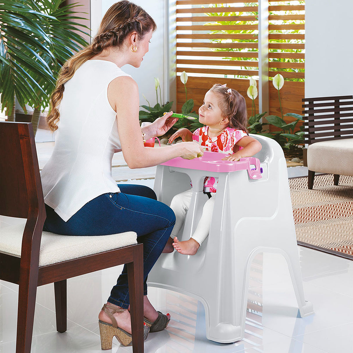 Silla Comedor para Bebé Rimax Rosado 60x77cm con Espaldor y con Apoya Brazos - SILLAS Y BUTACOS | Bylmo