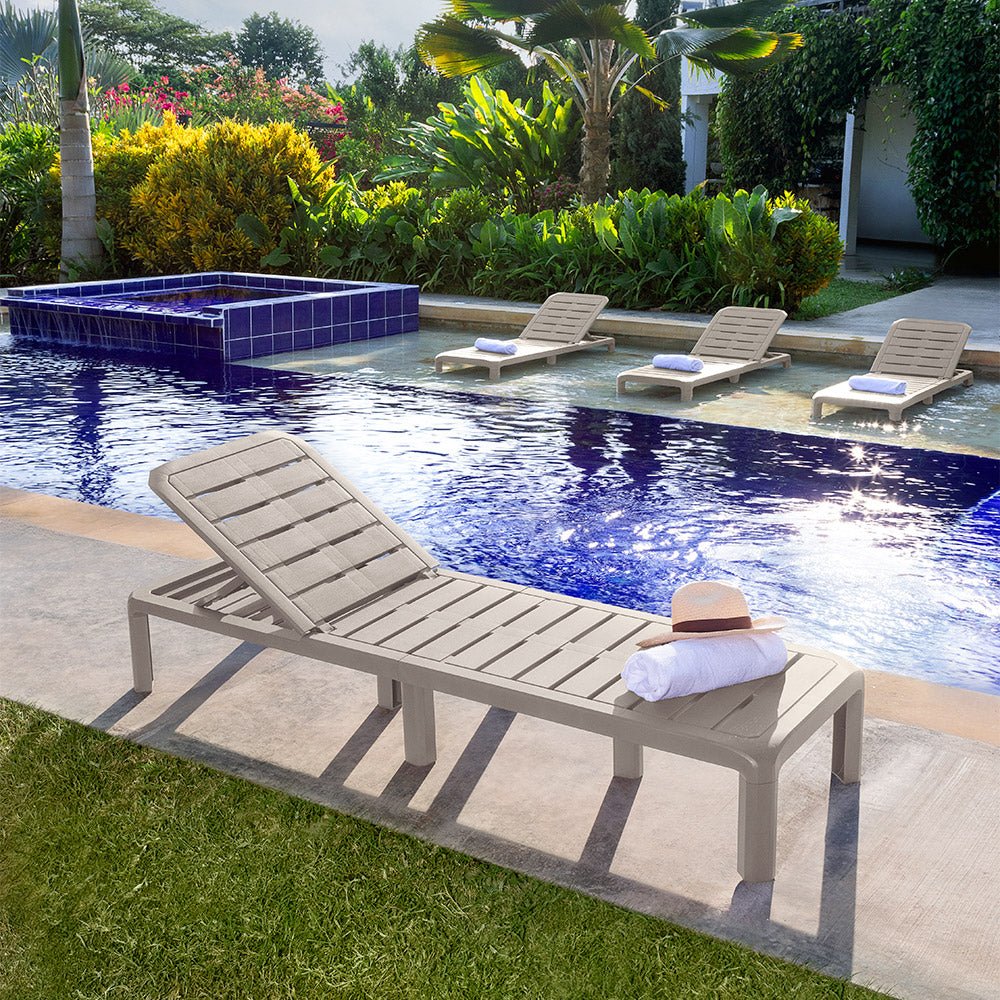 Cama Asoleadora Rimax Barú Taupe 57.5x29cm con Espaldar - SILLAS DE EXTERIOR | Bylmo