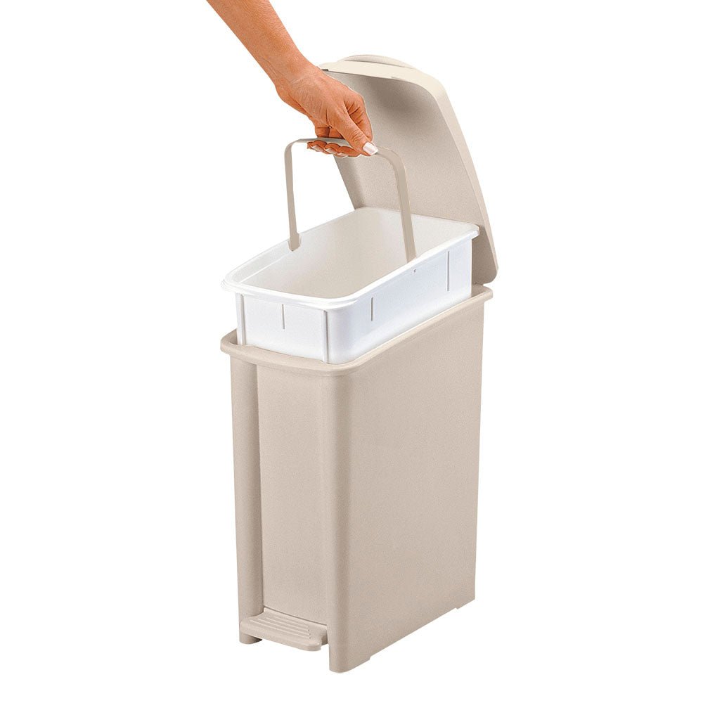 Basurero Rimax Taupe 30x37.5cm de 10 Litros para Multiusos con Tapa De Pedal - BASUREROS Y PAPELERAS | Bylmo