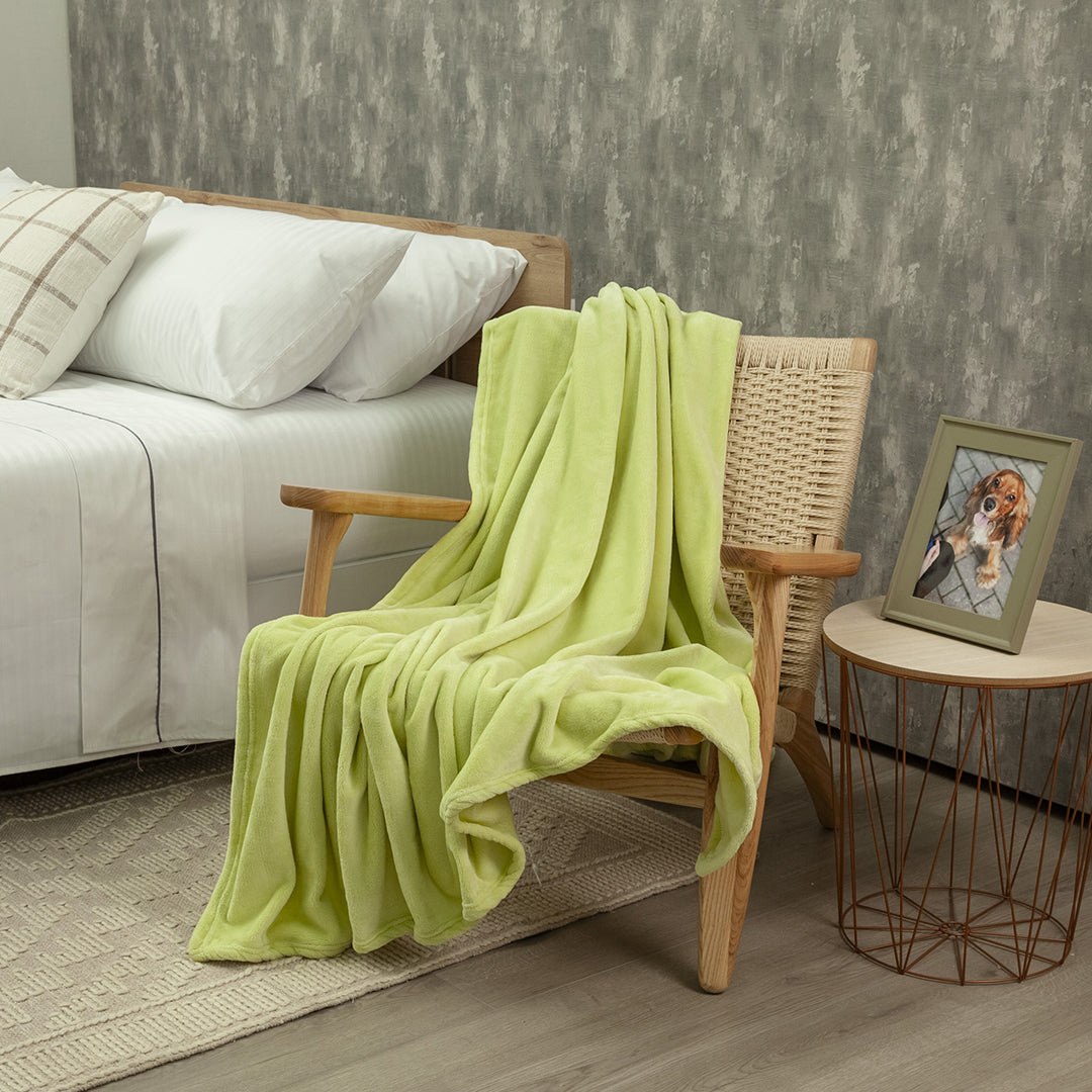 Cobija Piel de Durazno Verde 180x200cm Fondo Entero