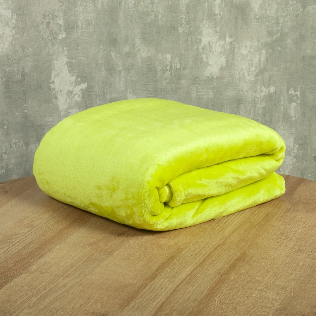 Cobija Piel de Durazno Soft Verde Lima 180x200cm Fondo Entero - COBIJAS Y MANTAS | Bylmo