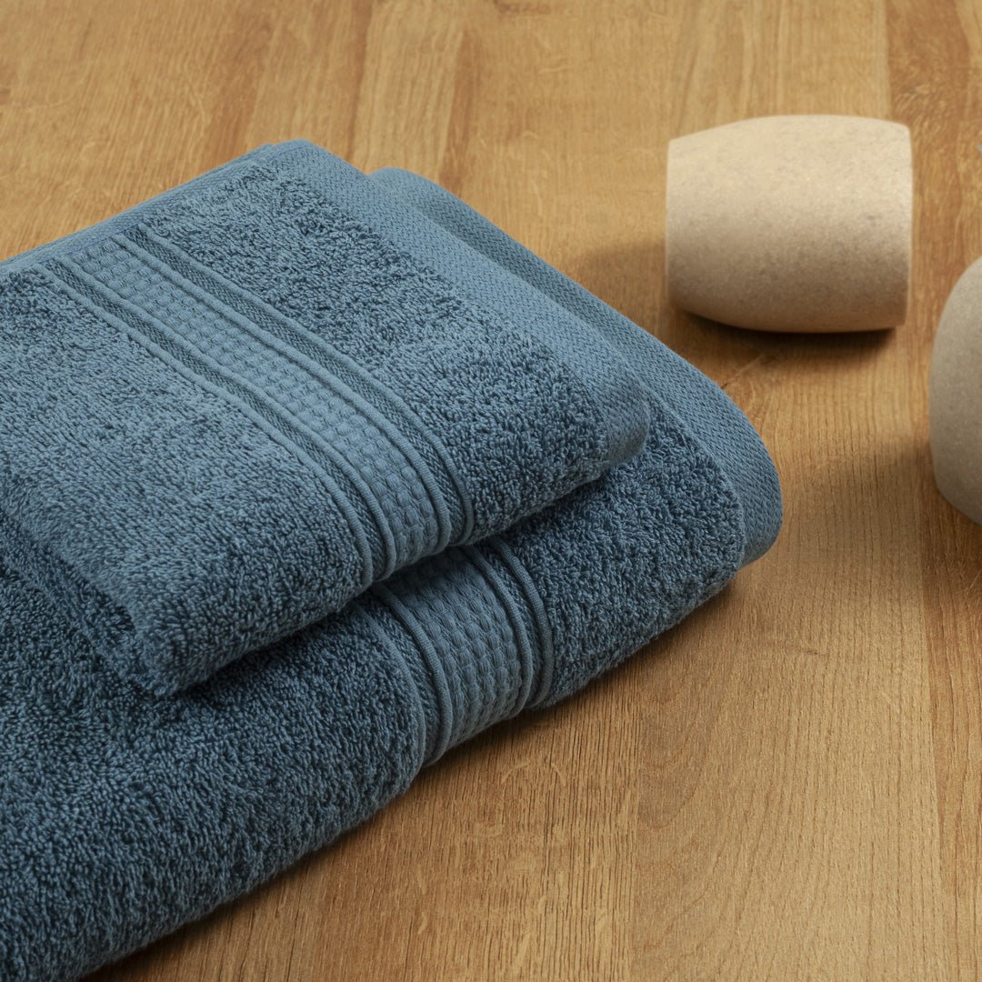 Toalla de Cuerpo Senda Azul Hierro 70x140cm Fondo Entero Extrasuave - TOALLAS | Bylmo