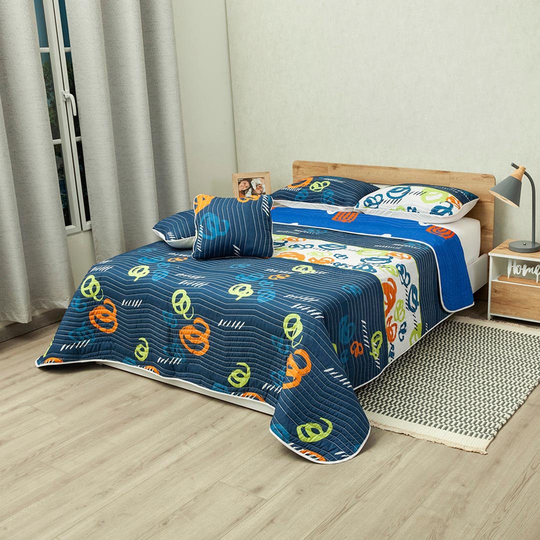 Cubrelecho Sendero Tribal Azul y Azul Oscuro para Cama Sencilla 100 X 190 Cm Prensado de Tribal - TENDIDOS Y CUBRELECHOS | Bylmo