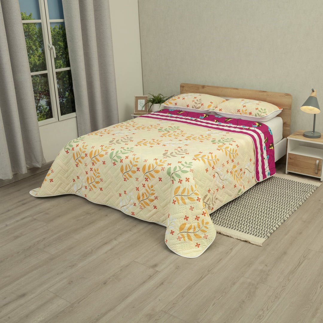Cubrelecho Doble Faz Canto Tropical Fucsia y Beige Claro para Cama Doble 140 X 190 Cm Prensado de Hojas - TENDIDOS Y CUBRELECHOS | Bylmo
