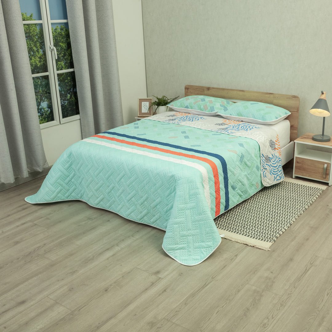 Cubrelecho Doble Faz Vector Fresh Blanco y Azul Claro para Cama Doble 140 X 190 Cm Prensado de Lineas Ondulantes - TENDIDOS Y CUBRELECHOS | Bylmo