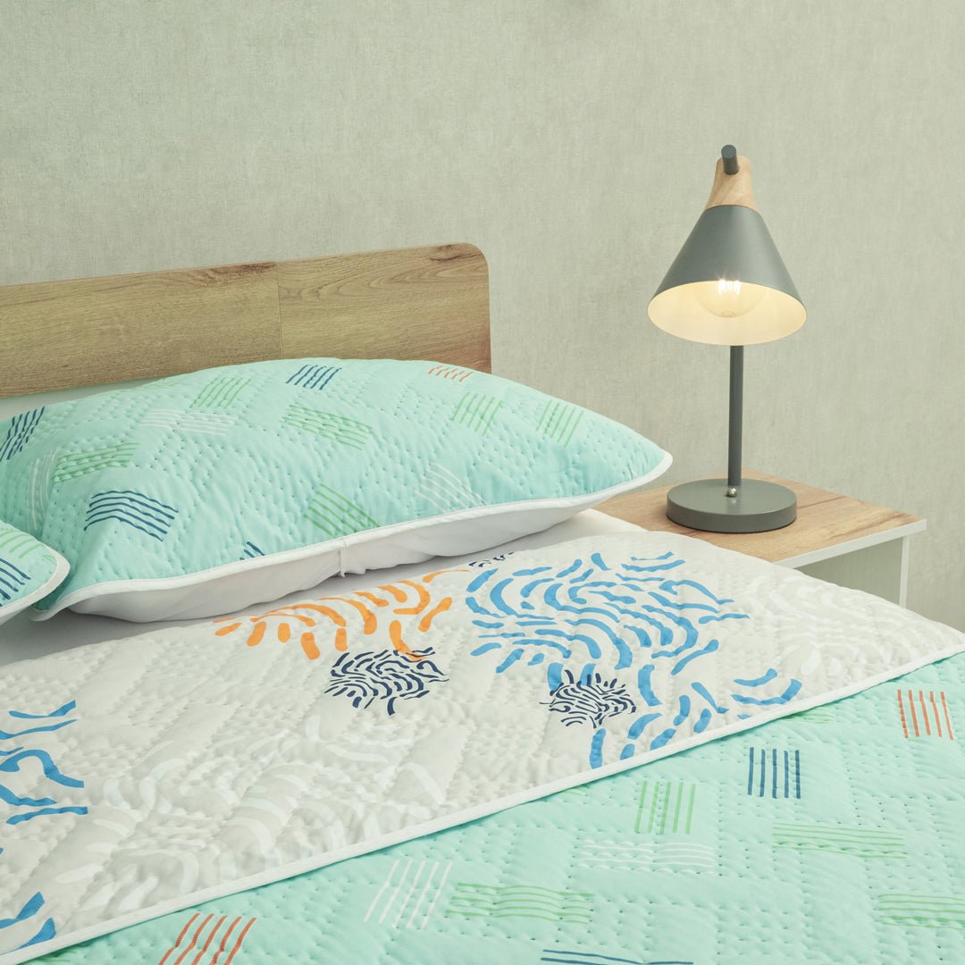 Cubrelecho Doble Faz Vector Fresh Blanco y Azul Claro para Cama Doble 140 X 190 Cm Prensado de Lineas Ondulantes - TENDIDOS Y CUBRELECHOS | Bylmo