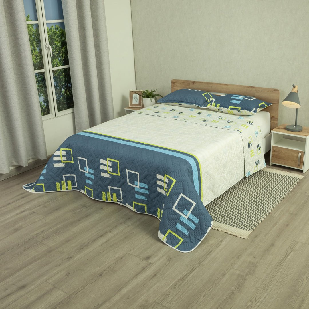 Cubrelecho Doble Faz Style Ritmo Metropolitano Blanco y Azul Oscuro para Cama Queen 160 X 190 Cm de Hojas - TENDIDOS Y CUBRELECHOS | Bylmo
